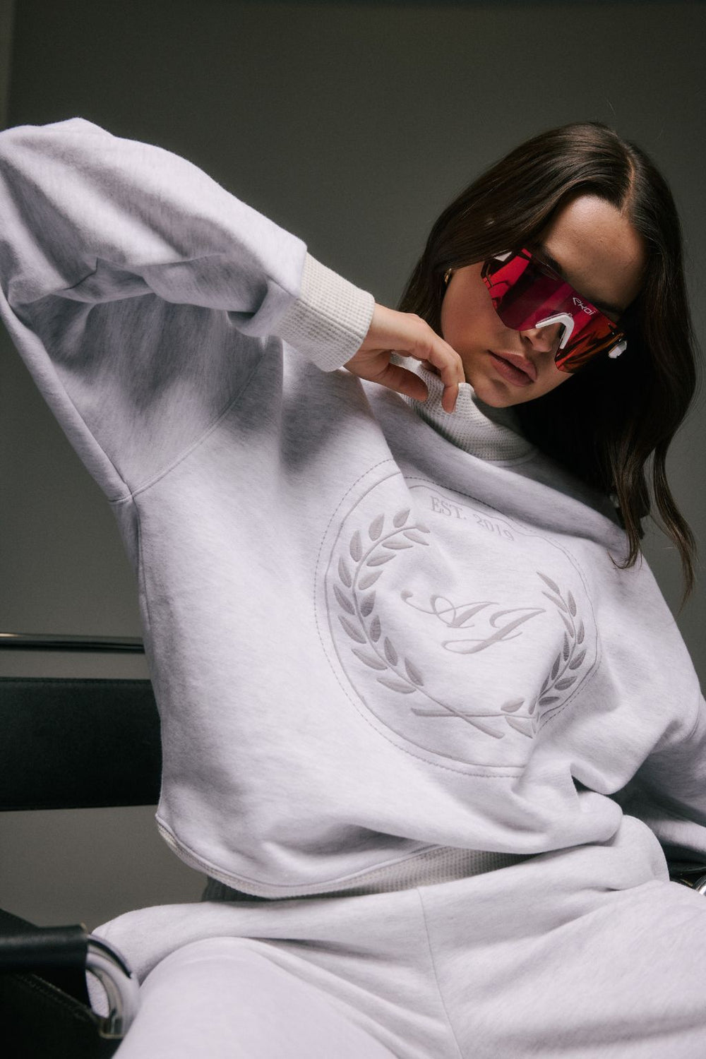 アラミンタ ジェームス PARIS SWEATSHIRT ノーブル Sweatshirt – Araminta James