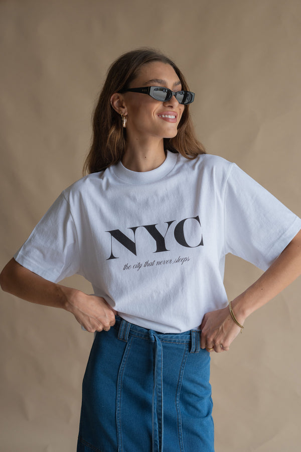 City Never Sleeps Tee Chalk - new arrival